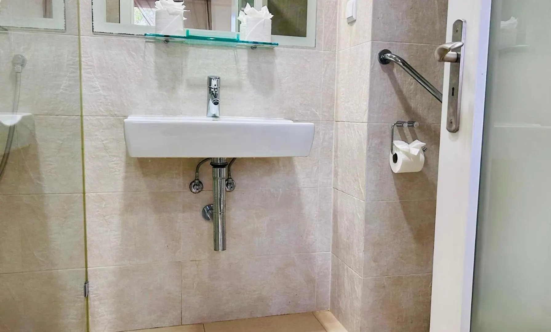 Central Lagos Town Center Apartment Near Marina